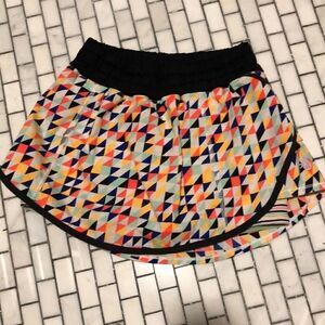 Lululemon seawheeze RARE track attack skirt sz 2